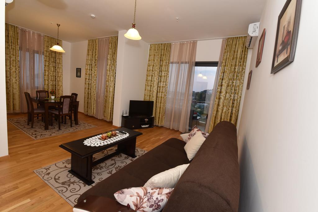 Lux Apartments Kristina 부드바 외부 사진